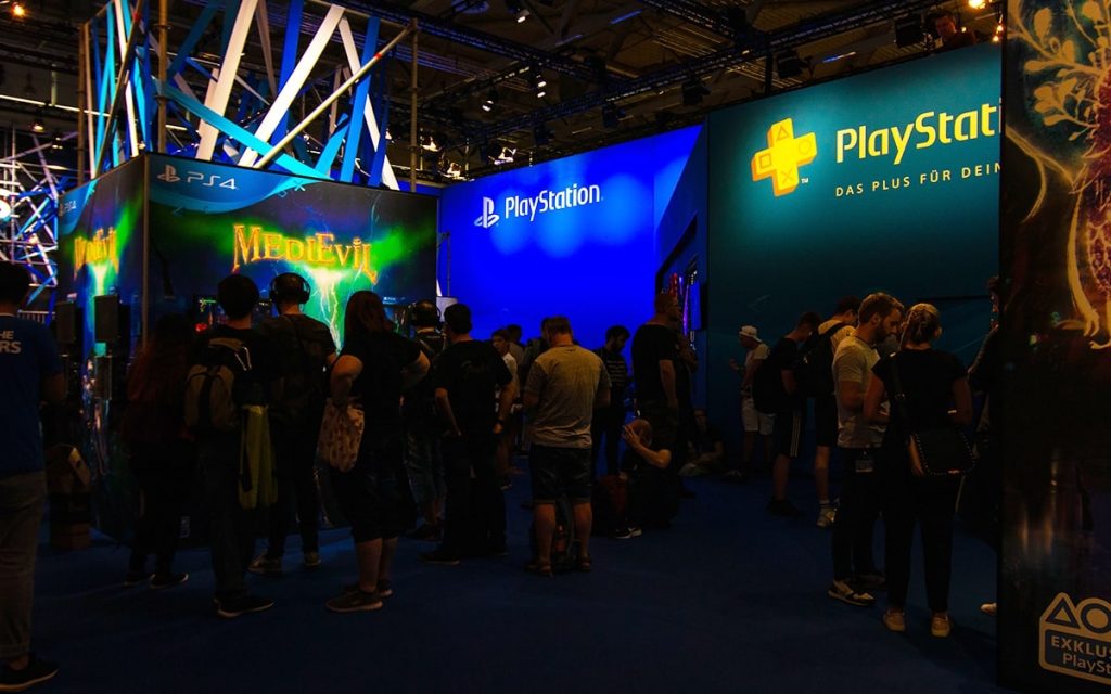 Imagens de painéis na Gamescom Internacional