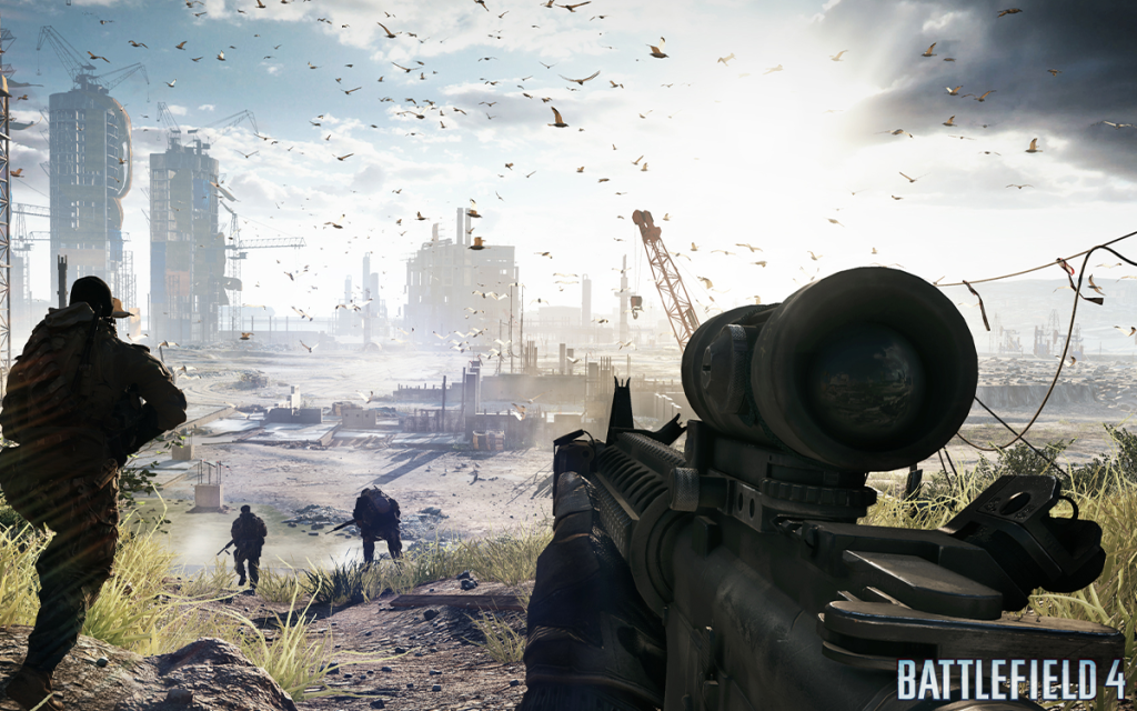 Imagem do jogo Battefield 4 com o jogador segurando uma arma com luneta indo para um campo aberto representando uma das principais franquias de jogos FPS.